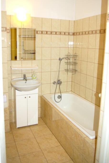 Przestronne Na Spokojnym Osiedlu, Free Parking Space Apartment Warschau
